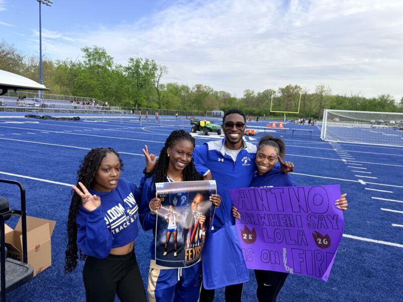 Image for the Tweet beginning: Track and Field Senior Night