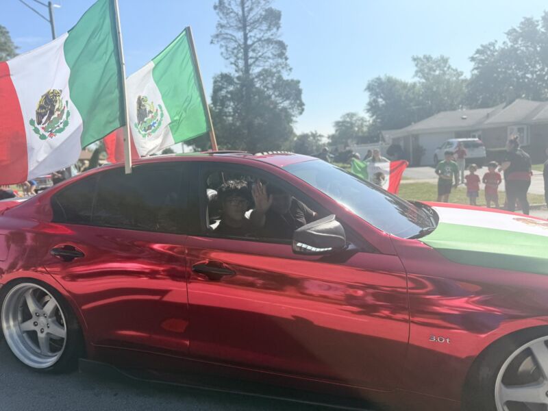 Image for the Tweet beginning: Fiesta Chicago Heights 2026 Parade.