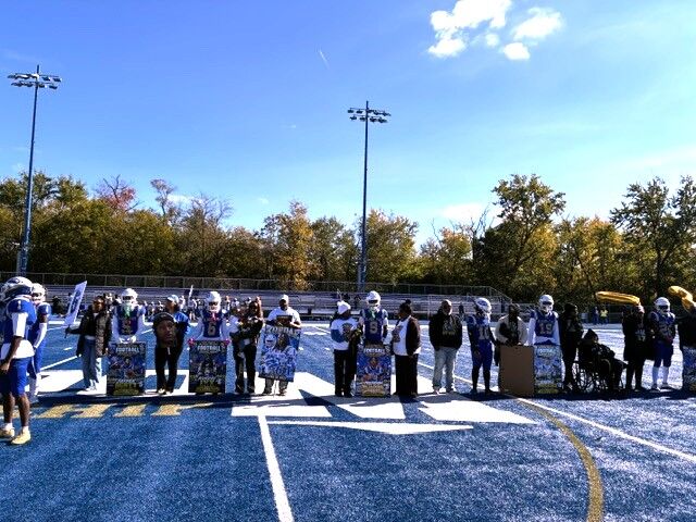 Image for the Tweet beginning: Senior Day- Band, Cheer, Football
@DrNavarre